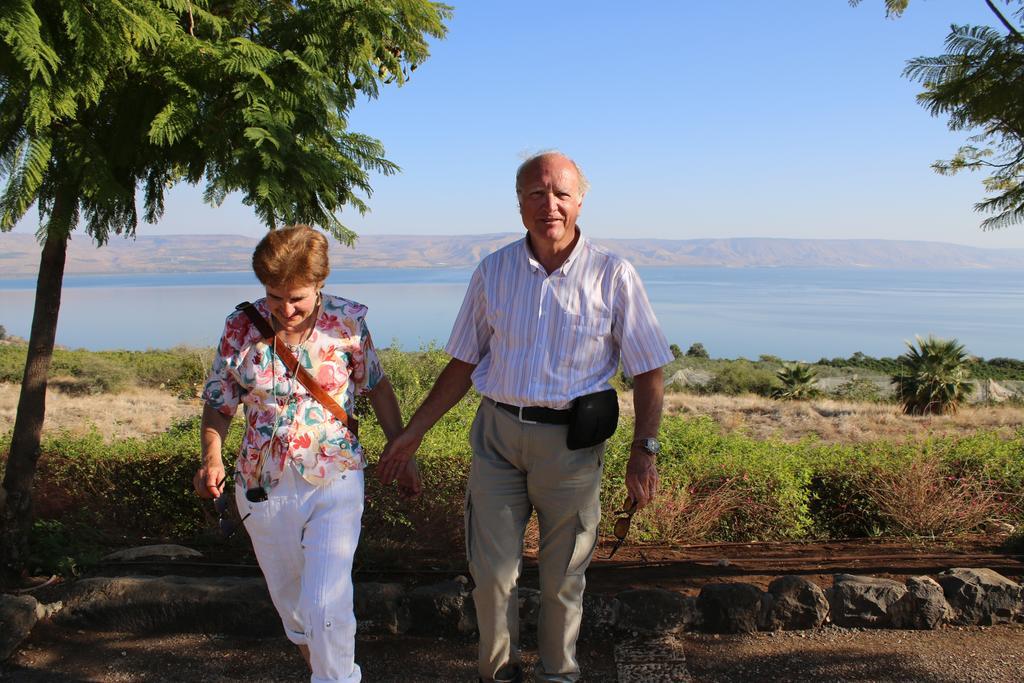 Bridge To Peace Hotell Tiberias Rum bild
